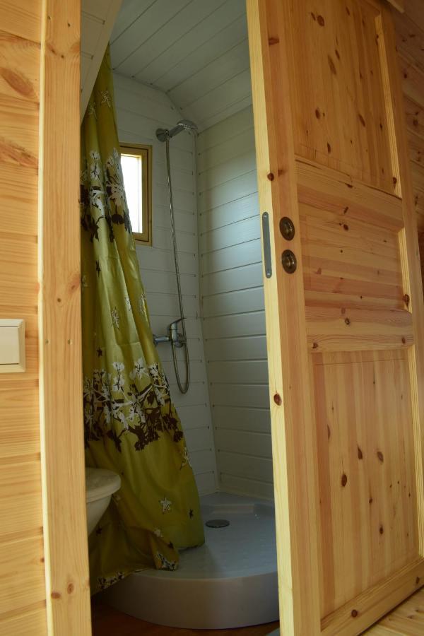 Appartement Les cabanes magiques de Mariegillou à Avrilly Extérieur photo